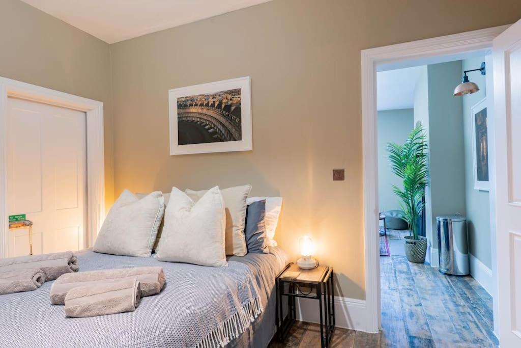 Stunning Boutique Flat In Central Location - Beatrice Бат Экстерьер фото