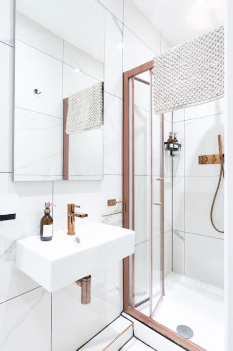 Stunning Boutique Flat In Central Location - Beatrice Бат Экстерьер фото