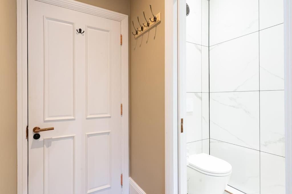 Stunning Boutique Flat In Central Location - Beatrice Бат Экстерьер фото
